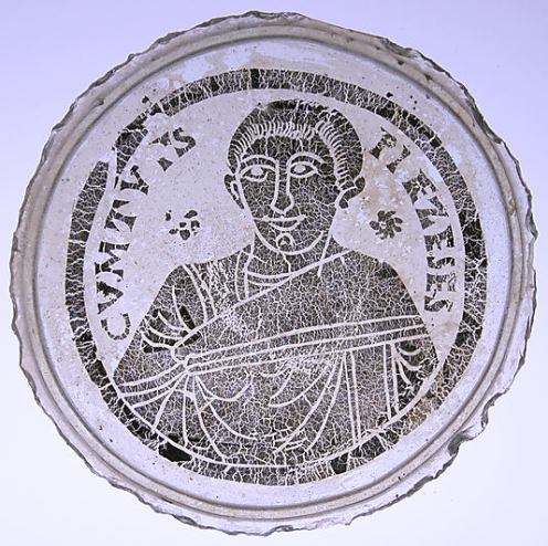 Bowl Base with the Portrait of a Young Man (300-500 CE). Photo: The Metropolitan Museum of Art (18.145.5). 